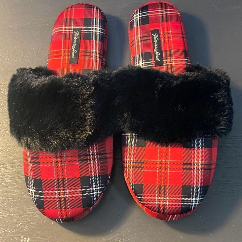 Ladies Victoria's Secret Satin/Fur Plaid Slippers‎ - NWOT
